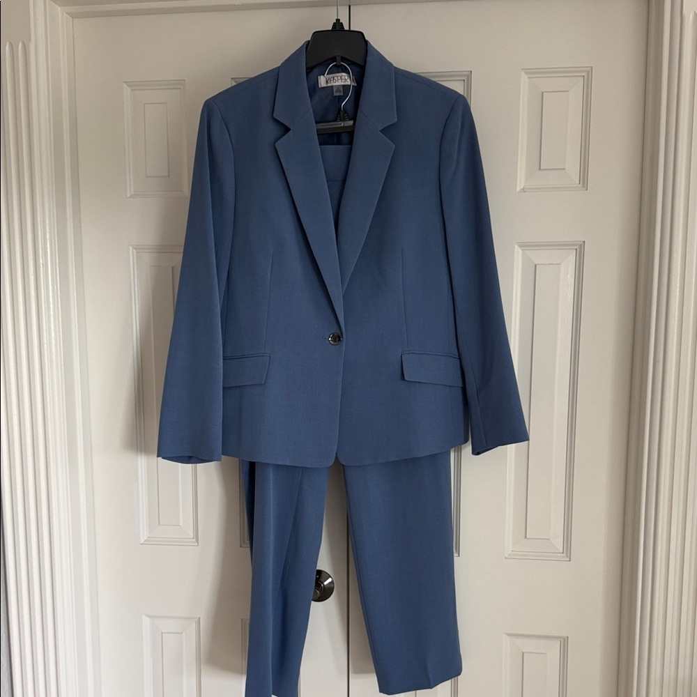 Kasper Women's Blue Suit Set